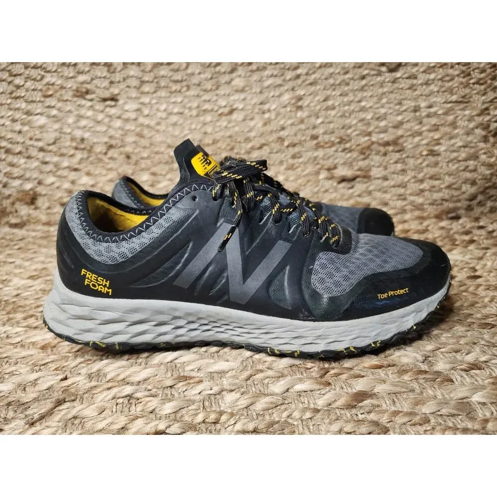 New Balance Mens 10 Athletic Black Running Shoes Fresh Toe Protection Gym